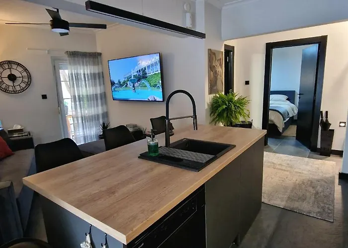 Apartment Stylish Olive Tree Garden In Ano Poli