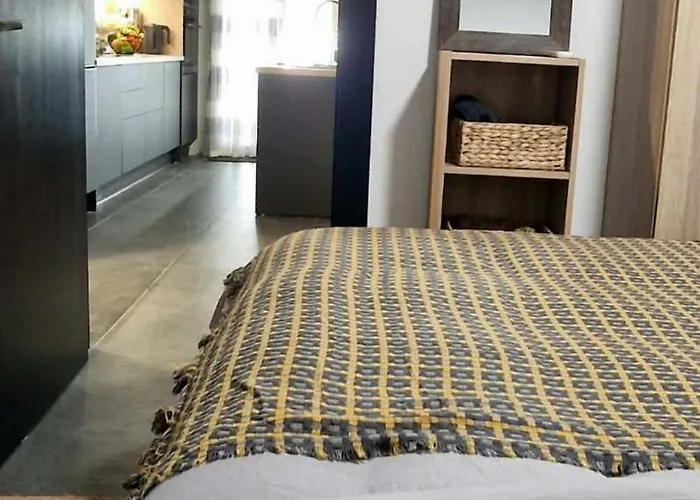 Daire Stylish Olive Tree Garden In Ano Poli Selanik