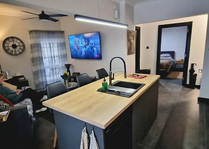 Apartmán Stylish Olive Tree Garden In Ano Poli Soluň