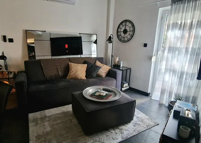 Daire Stylish Olive Tree Garden In Ano Poli *